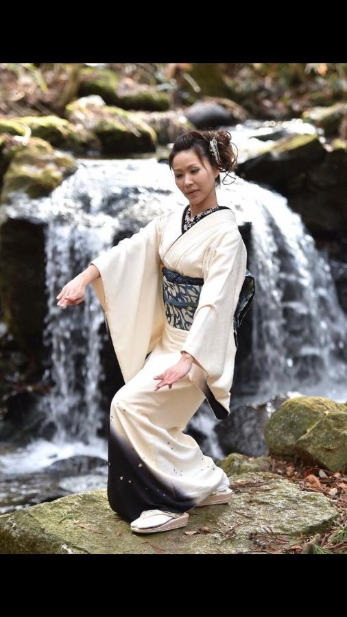 青森伝統芸能を楽しめる繭子の宿 هاتشينوه المظهر الخارجي الصورة